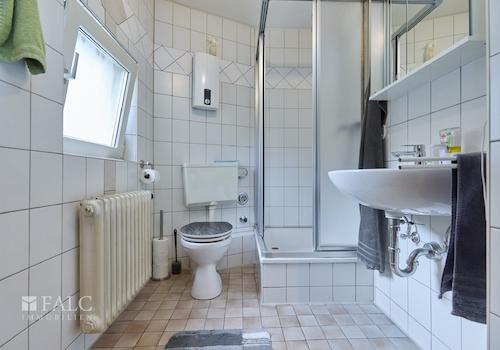 Bad mit Dusche