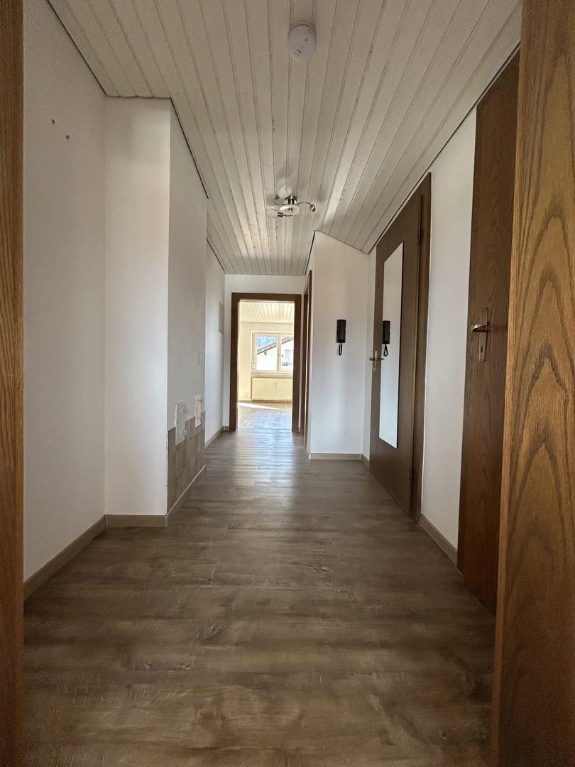 Flur Richtung Wohnzimmer