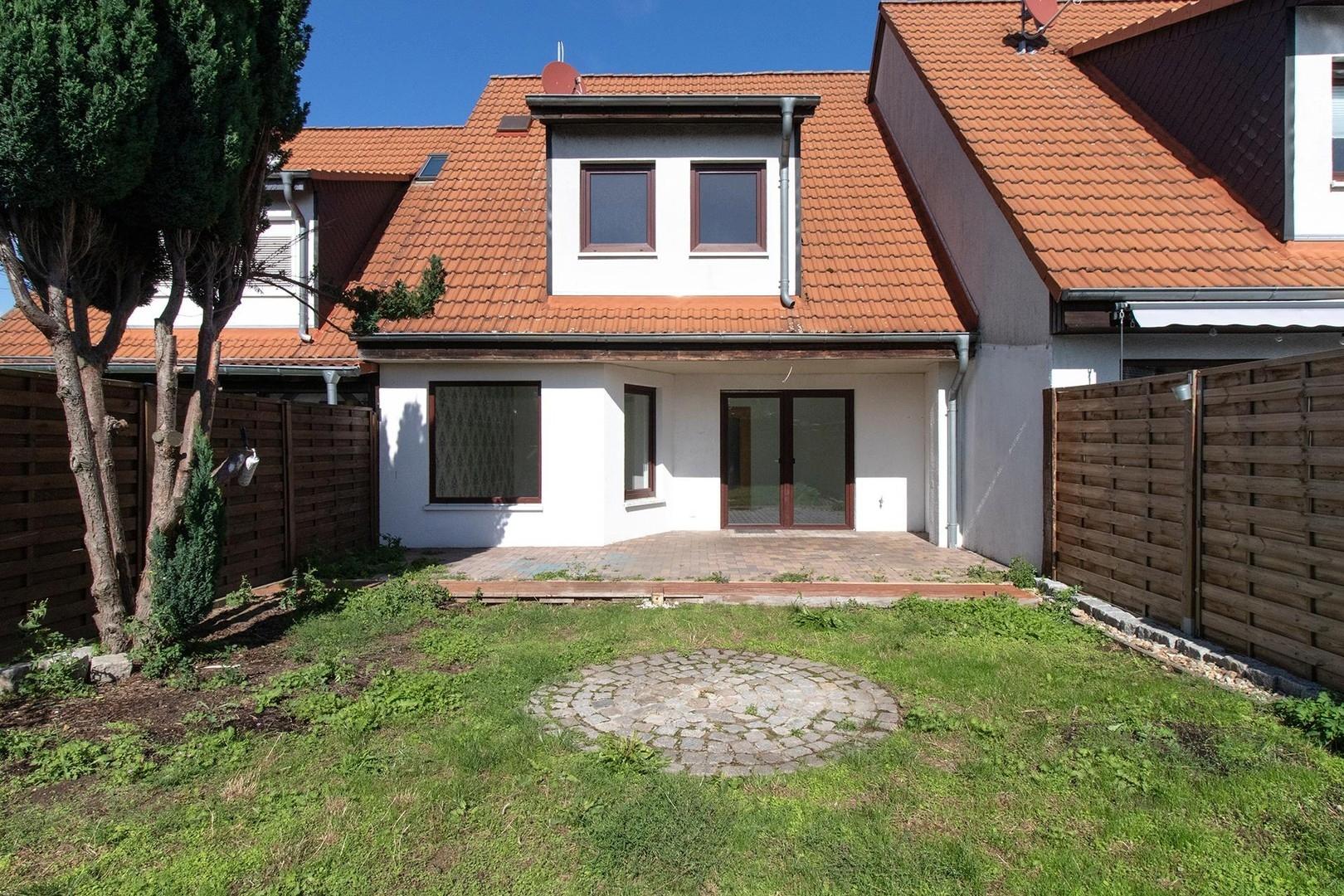Hausansicht Garten