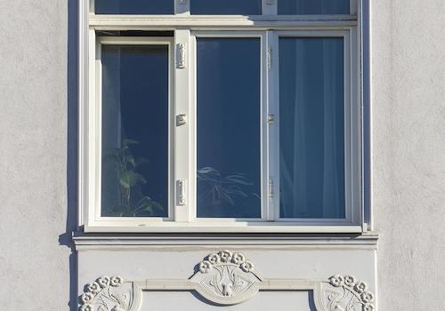 Wärmedämm-Fassade mit Stuck