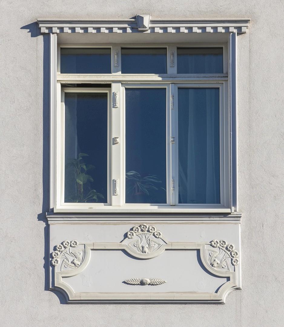 Wärmedämm-Fassade mit Stuck