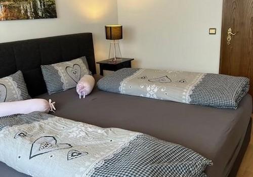Schlafzimmer 2 im 1. OG