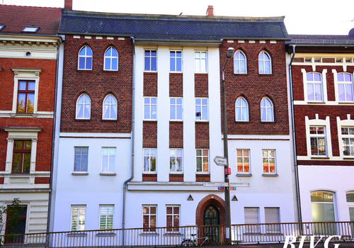 Exposé - Straßenfront