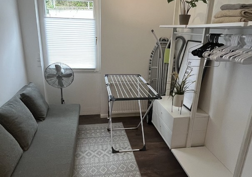 Gäste/Ankleidezimmer/Büro