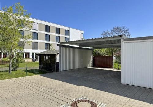Carport (links)
