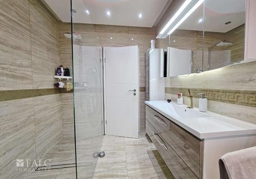 Badezimmer EG
