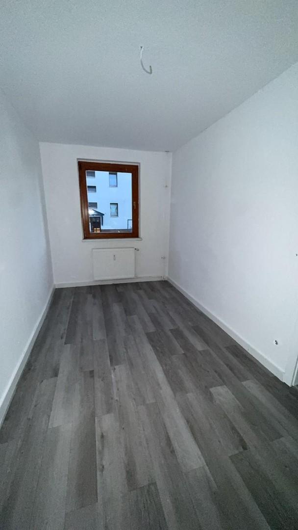 Büro / Kind 2