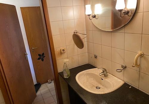 Badezimmer EG