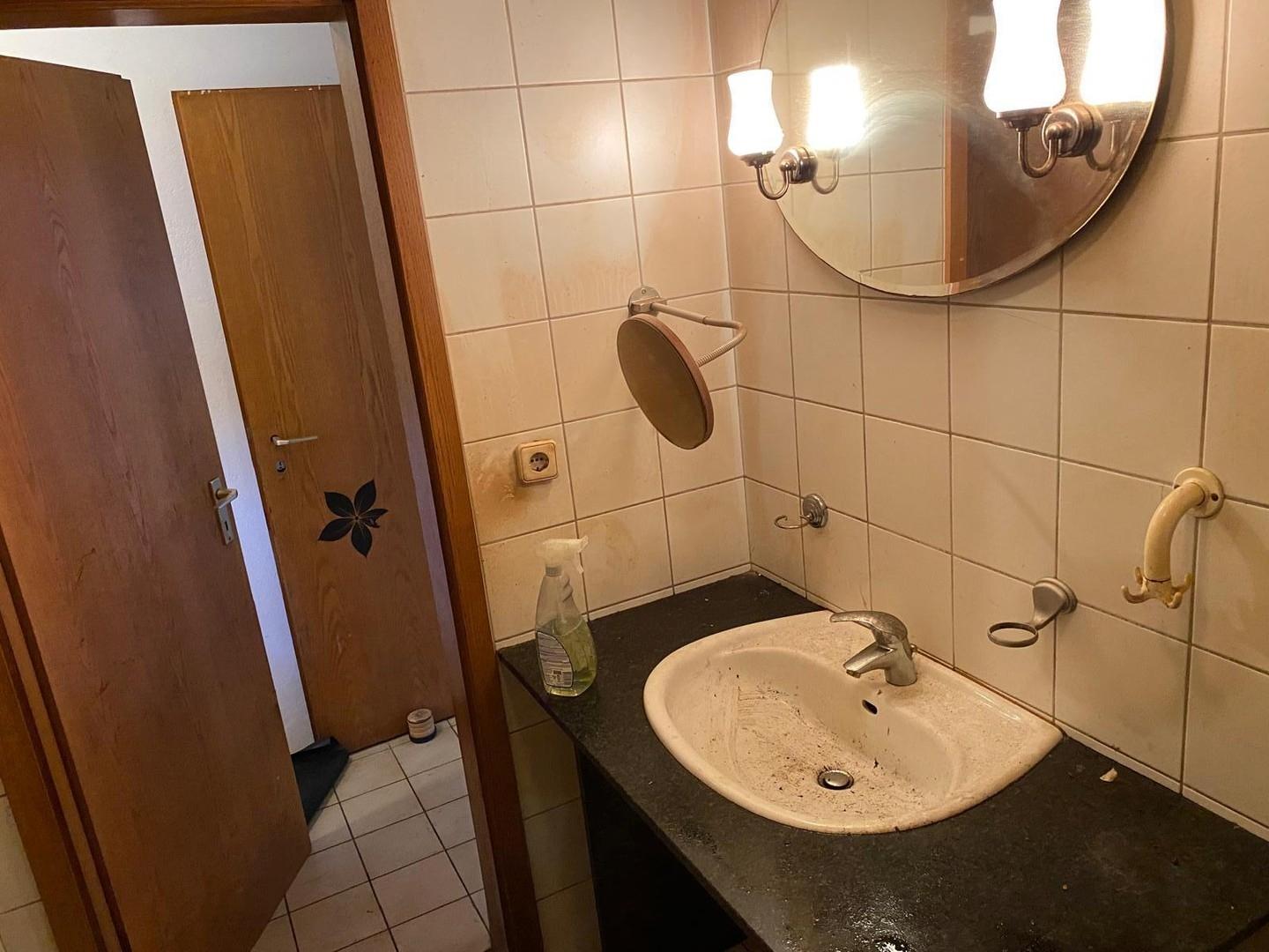 Badezimmer EG