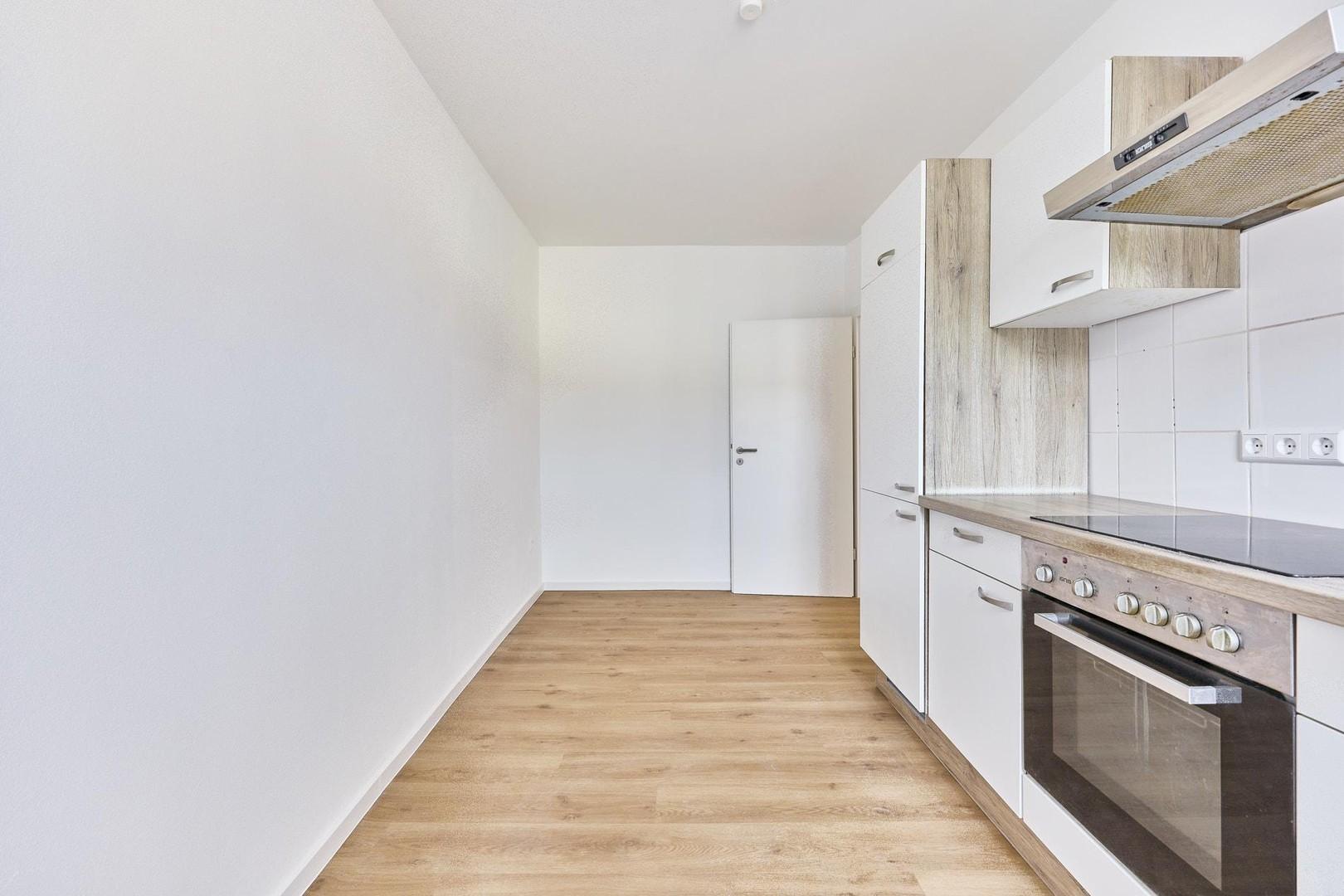 Küche mit Platz für kl. Tisch