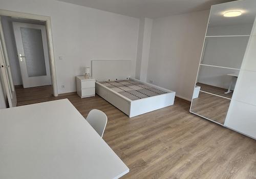Großes Zimmer II