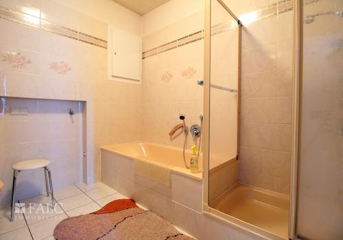 Badezimmer Vorderhaus