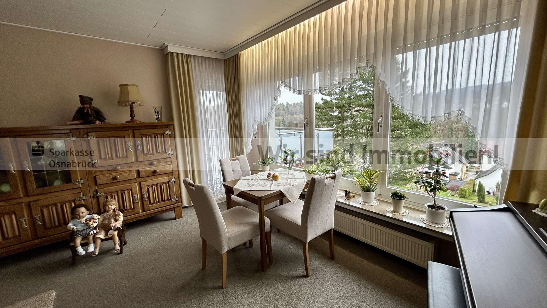 Wohnzimmer im EG