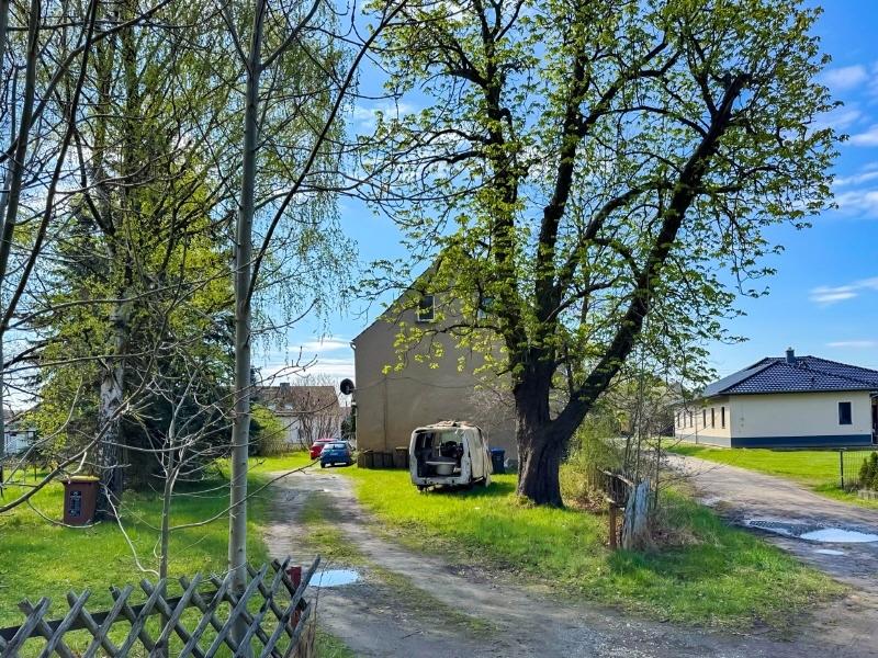 Zufahrt Gartenseite