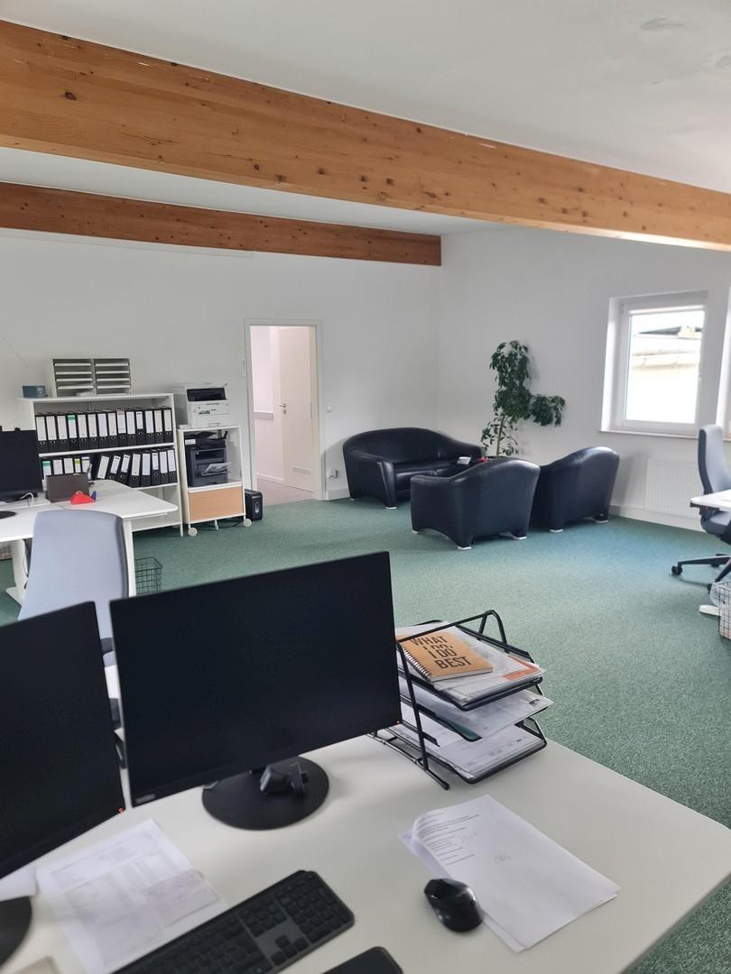 Büro 1