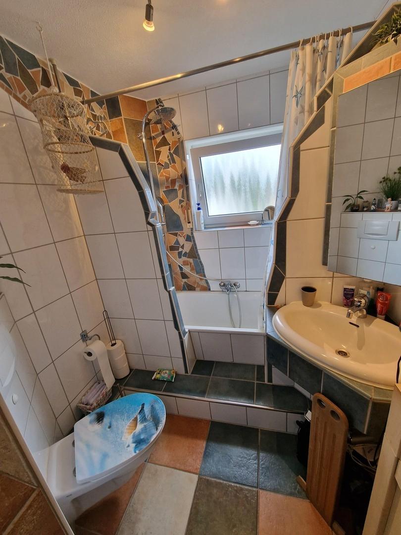 Bad mit Waschmaschinenplatz