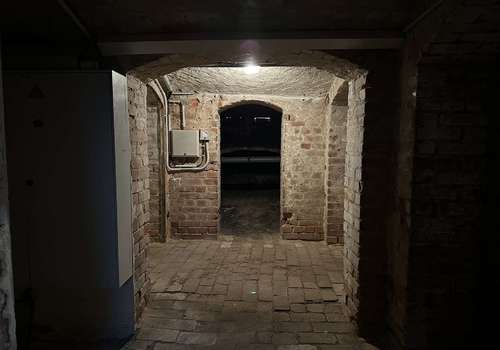 Keller