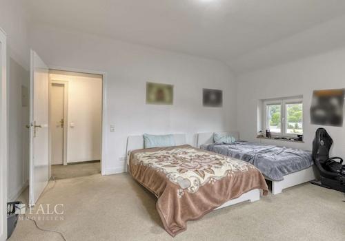 Schlafzimmer DG