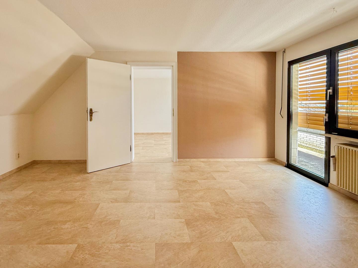 Durchgangszimmer DG