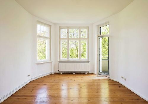 Zimmer mit Balkon