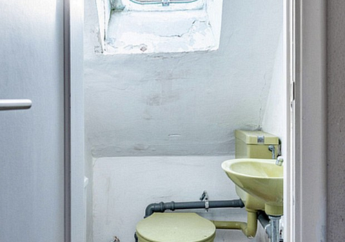 DG WC