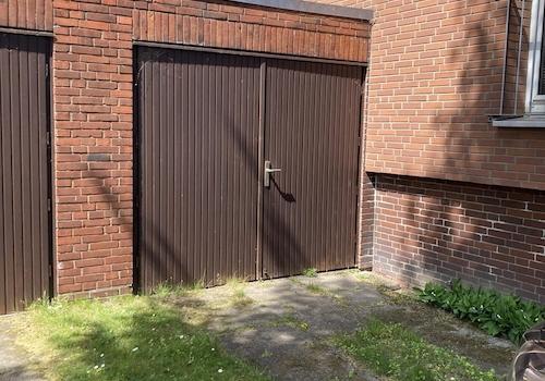 Garage mit Auffahrt