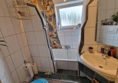 Bad mit Waschmaschinenplatz