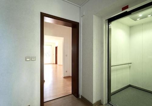Hausflur mit Aufzug