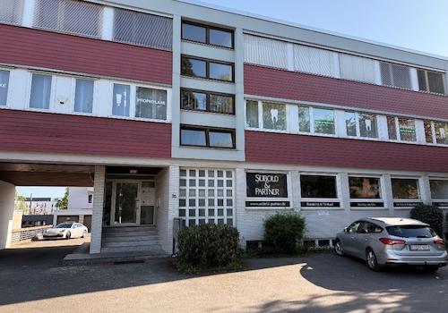 Zufahrt Innenhof v. Straßenseite