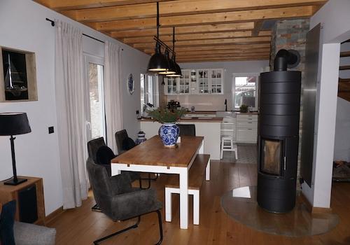 Essbereich mit Kamin