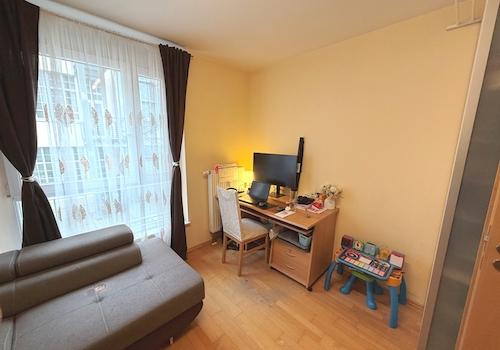 Kind/Arbeitszimmer