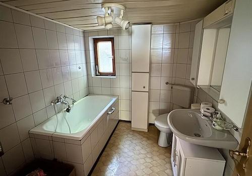 Badezimmer 1.OG