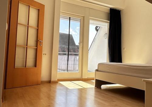 Schlafzimmer 1