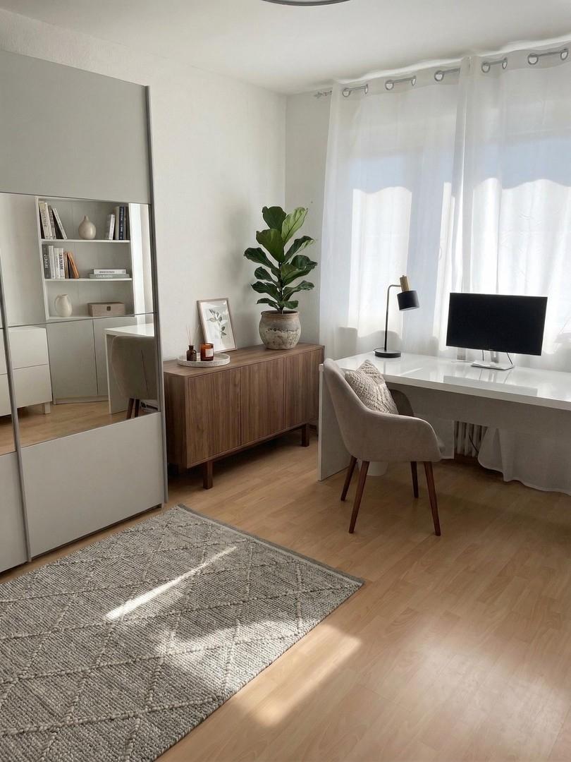 Kinder-oder Home-Office Zimme
