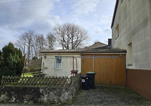 Garage mit Schuppen