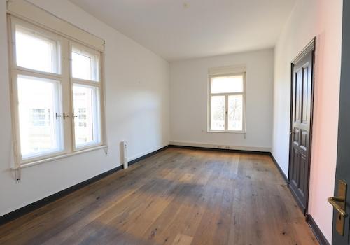 Büro 6