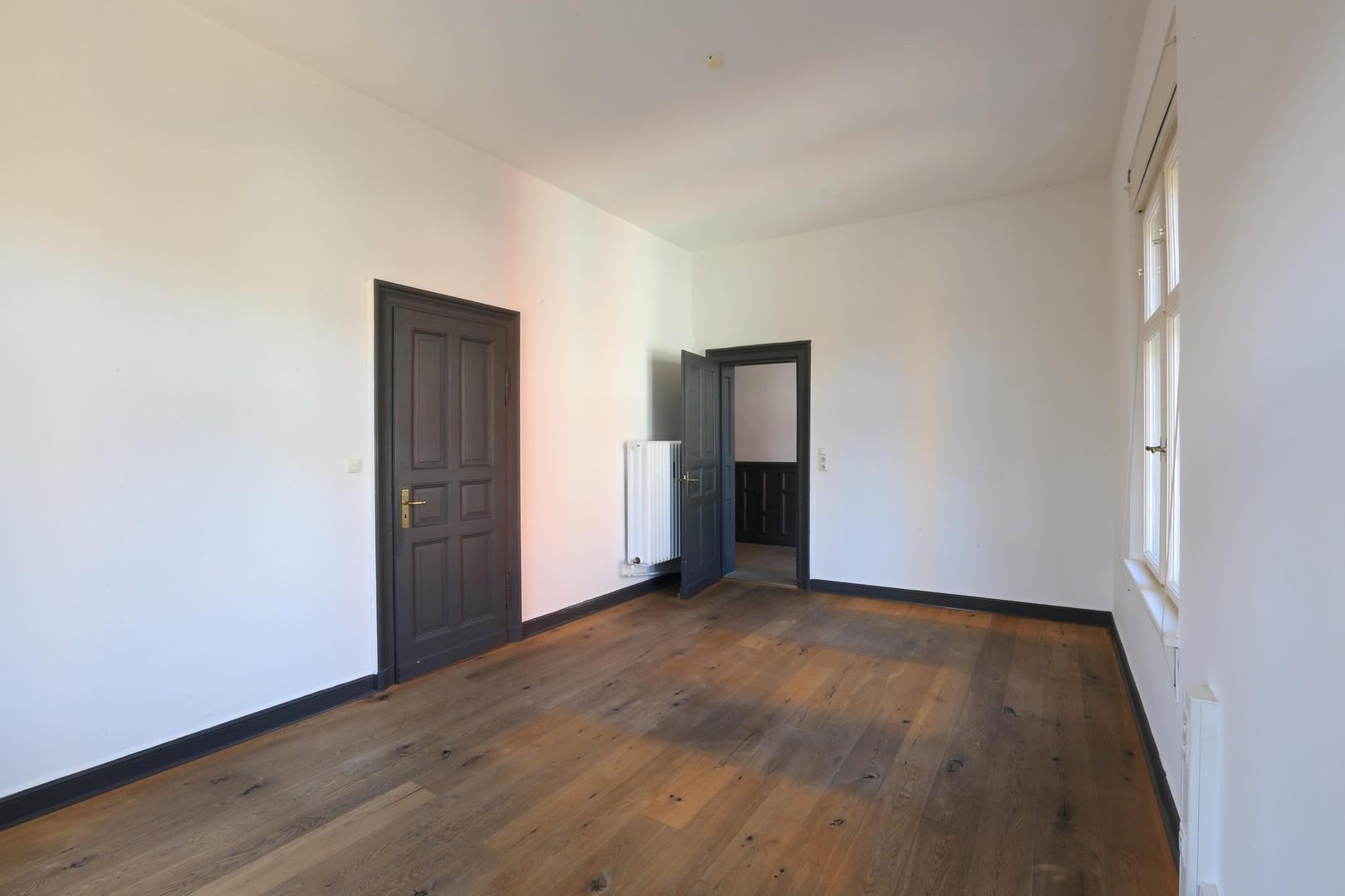 Büro 6