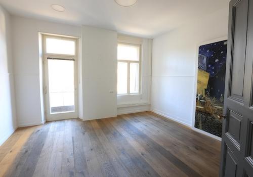 Büro 7