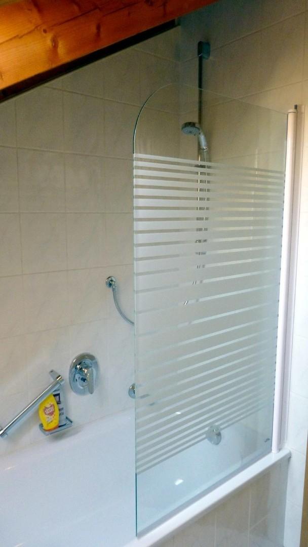 Badezimmer mit Badewanne