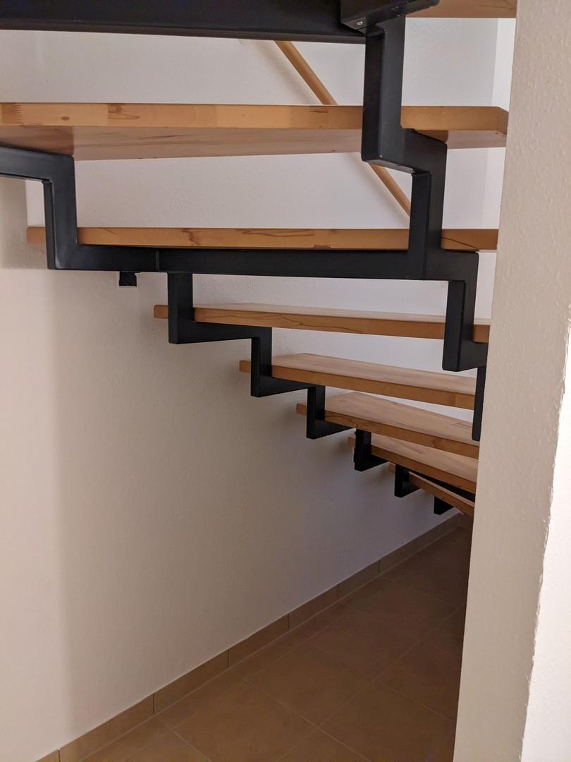 Hausgang EG zum UG
