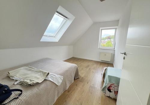 Zimmer links im DG