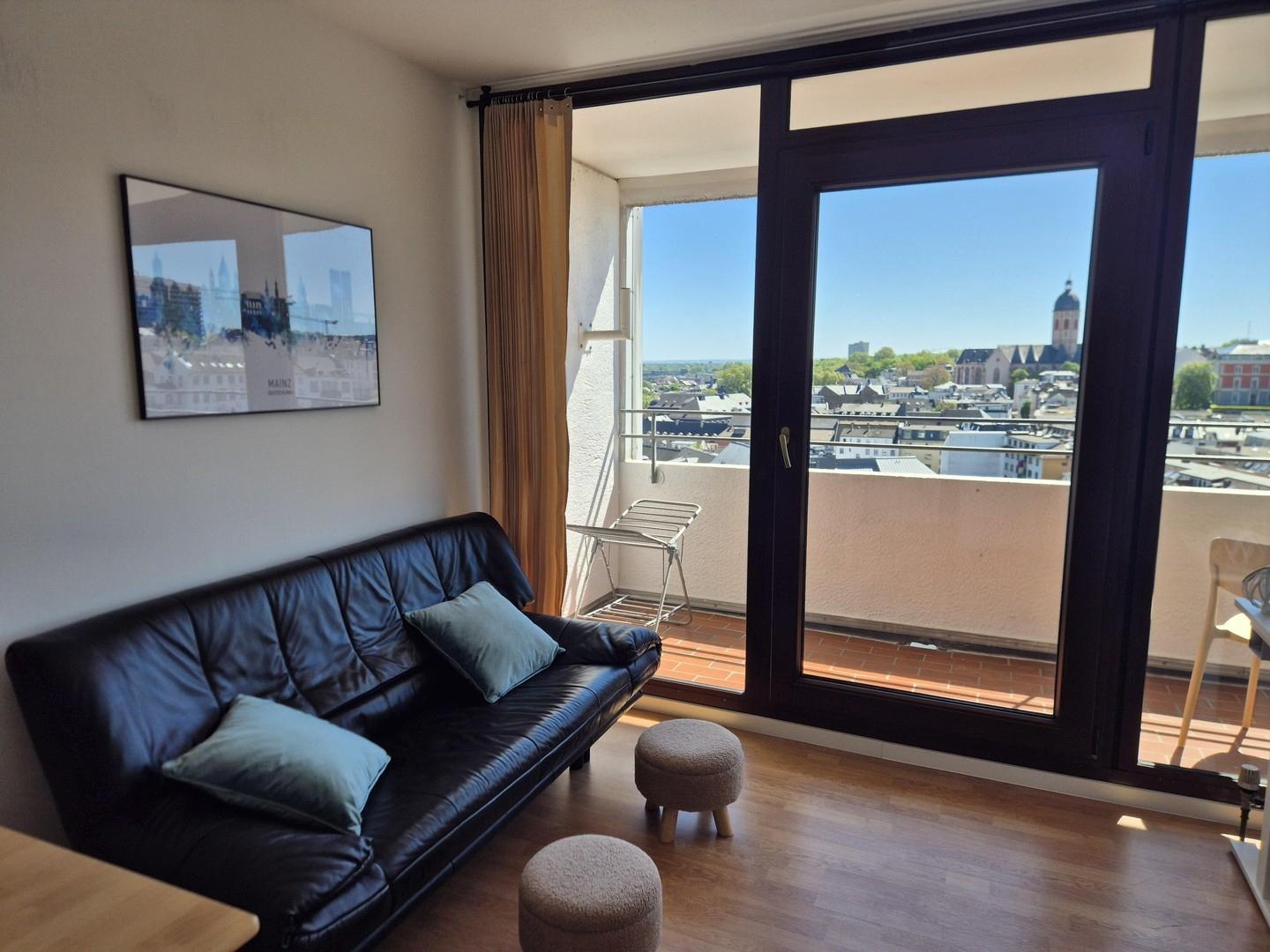 Wohnzimmer mit Couch