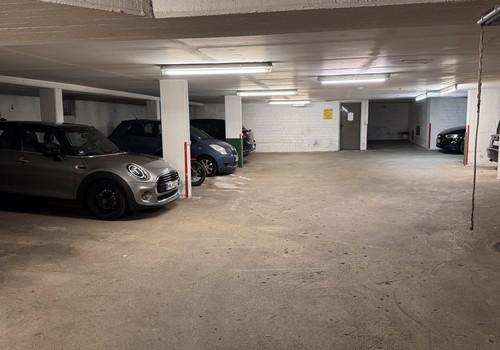 Tiefgaragenstellplatz