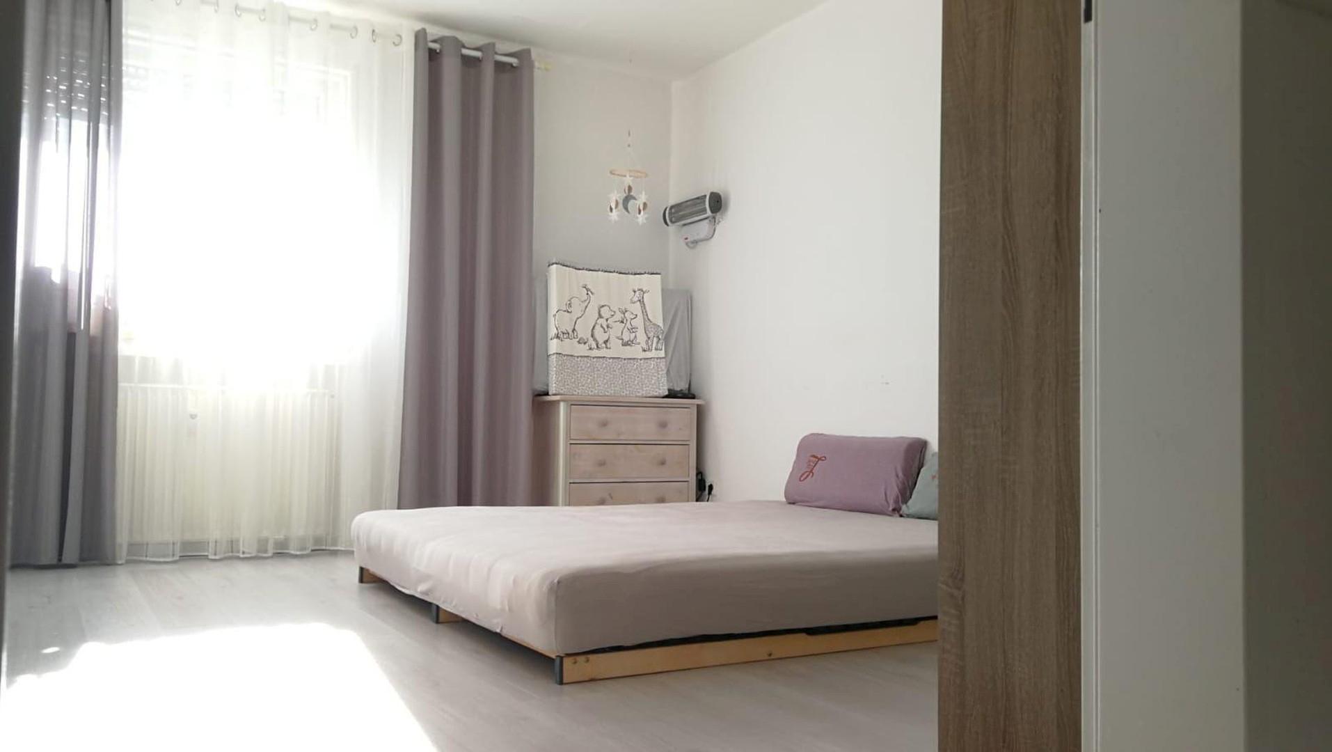 Schlafzimmer DG