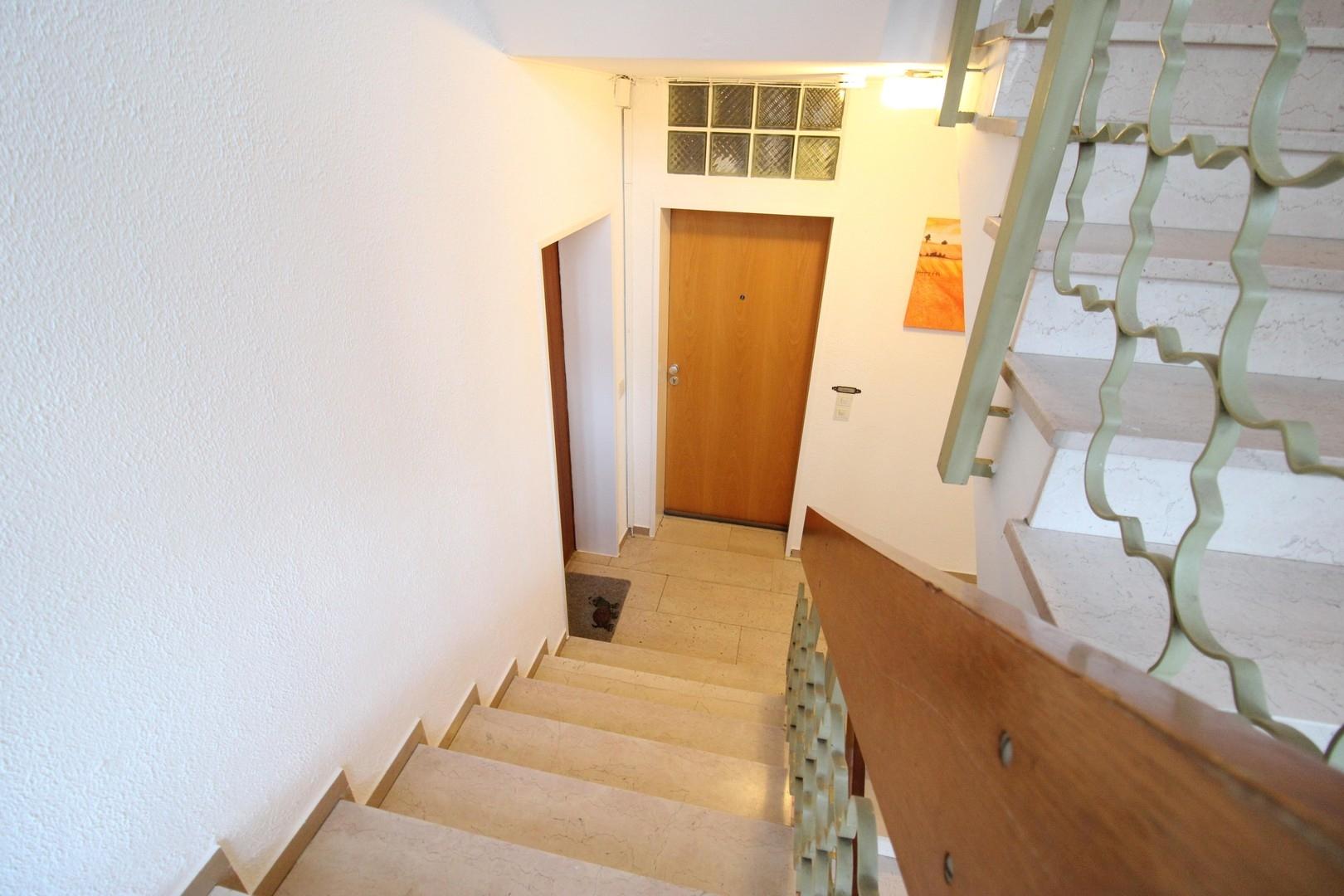 Wohnungstür links und rechts
