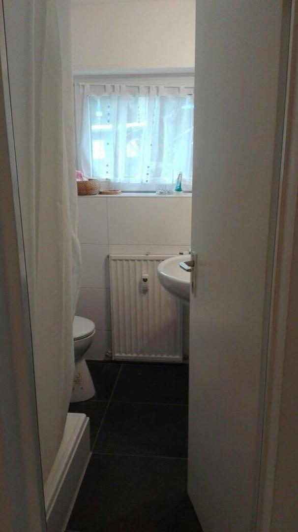 Bad mit Dusche 