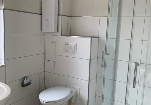 Bad mit Fenster & Dusche