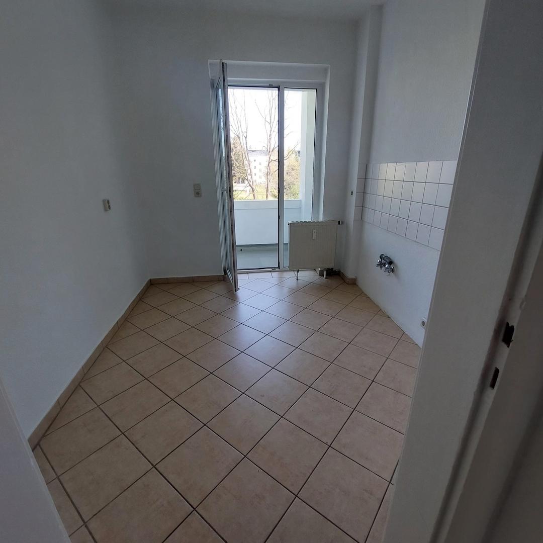 Küche mit Balkon