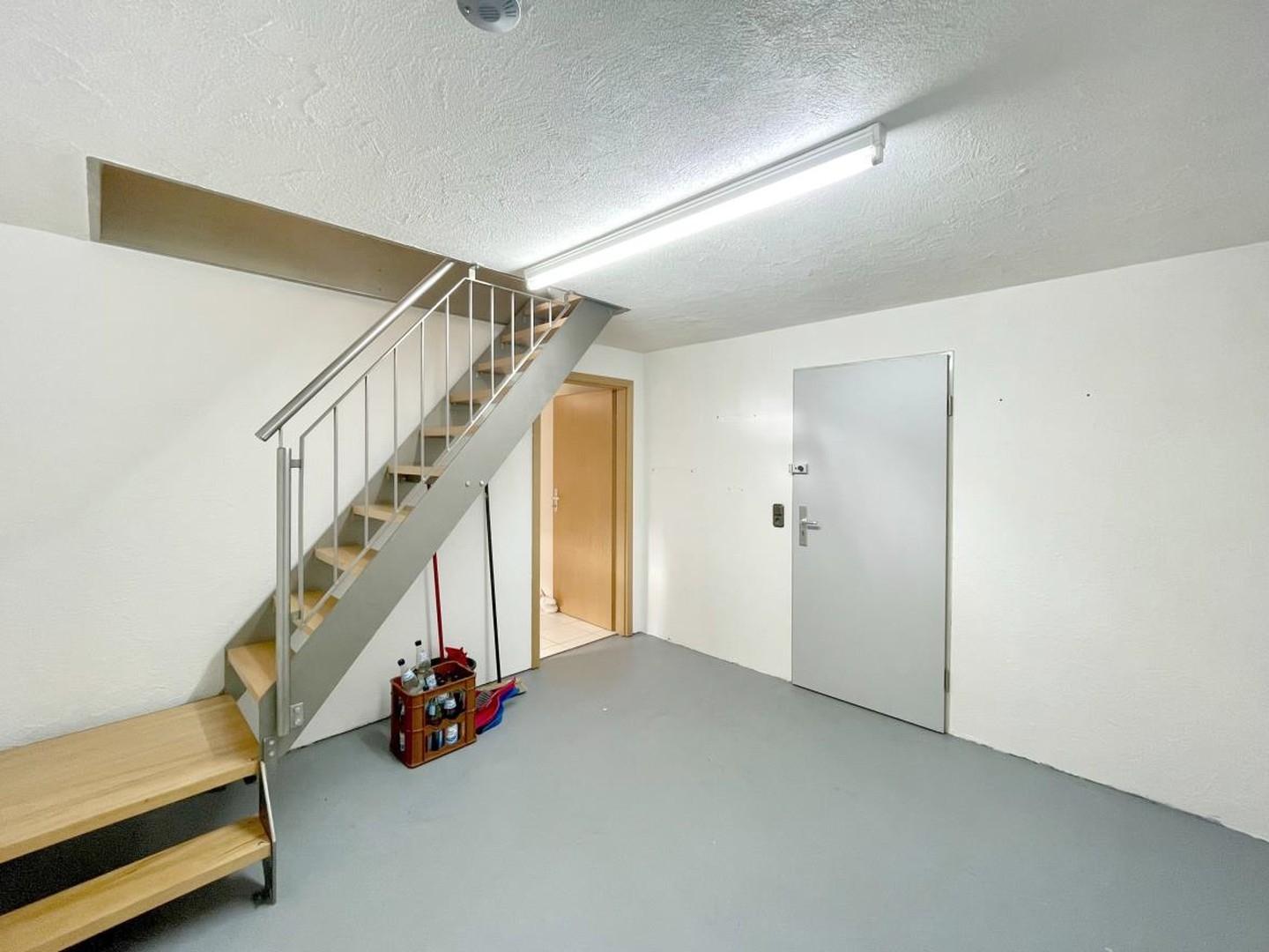 Kellerraum/ Weg zum Hobbyraum