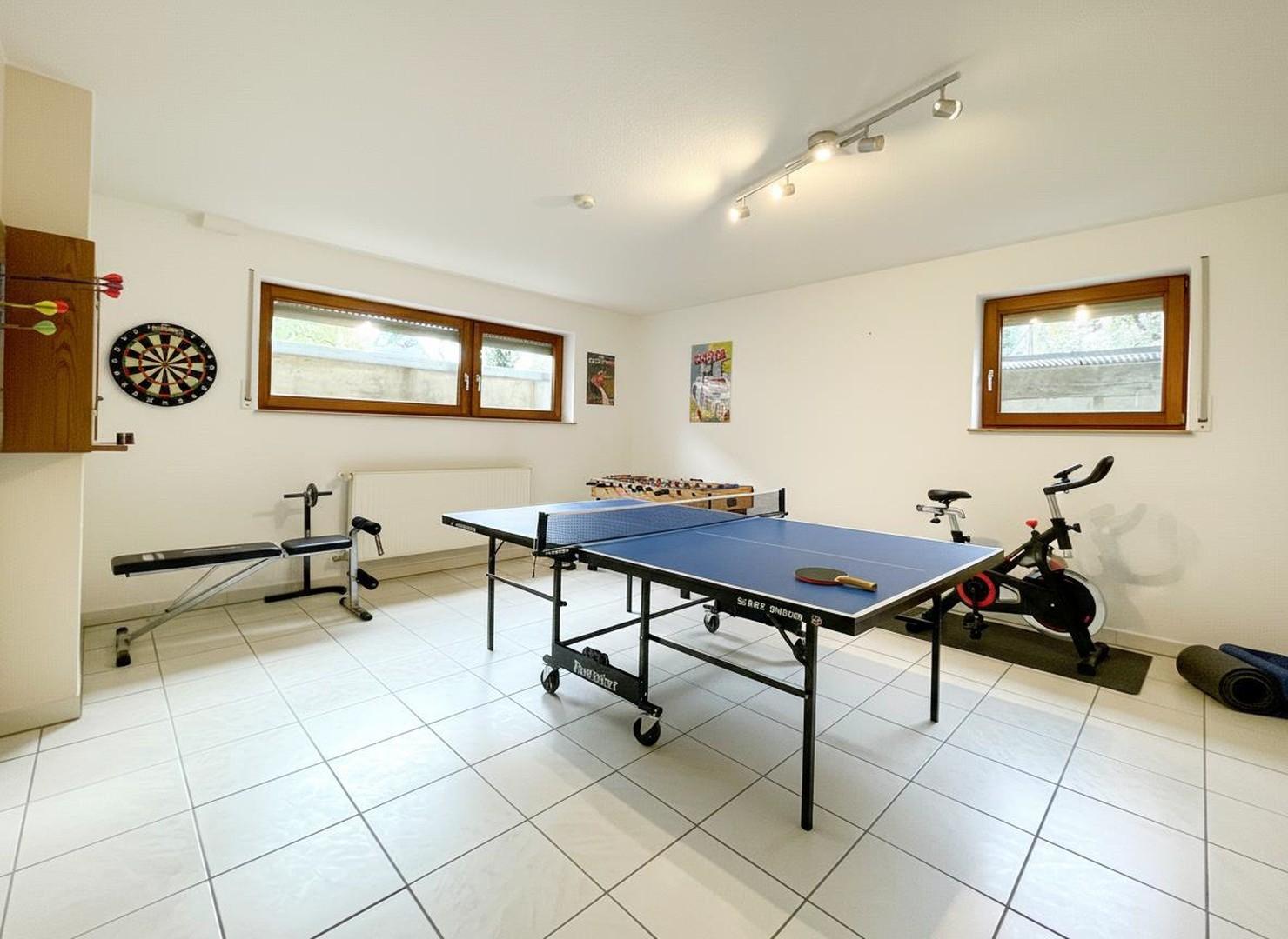 Hobbyraum Visuell möbliert